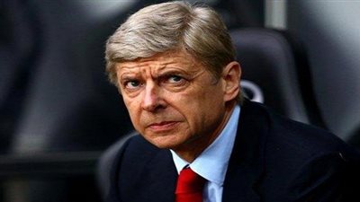 فينجر مدرب نجوم الهلال والنصر ضد باريس سان جيرمان