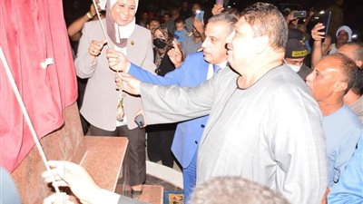 محافظ سوهاج يفتتح طريق كورنيش النيل بالمنشاة بتكلفة 7 ملايين جنيه.. صور