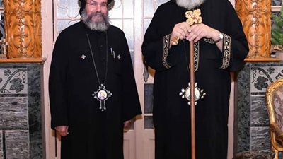 البابا تواضروس يستقبل الأنبا صليب