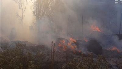 حريق بمصنع أدوات منزلية بالعاشر.. وآخر بـ 6 منازل بكفر صقر في الشرقية