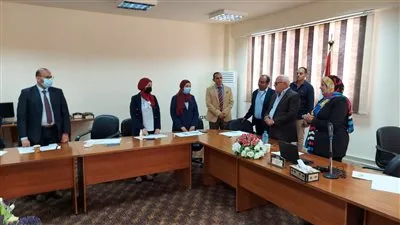 محافظ بورسعيد يشهد بأعمال  لجنة 