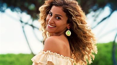 دينا الشربيني تنشر صورة مع حسن أبو الرووس من الجونة 