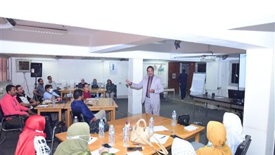 جامعة سوهاج تواصل برامجها التدريبية 