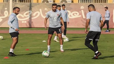 انتظام لاعبي الأهلي الدوليين في التدريبات استعدادا لمباراة بطل النيجر