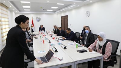 وزير التعليم العالي يعقد اجتماعا مع مؤسسة حياة كريمة