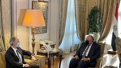 وزير الخارجية يلتقي بمبعوث الأمم المتحدة الخاص إلى ⁧‫سوريا‬⁩