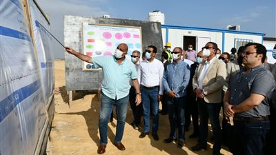 محافظ الفيوم ونائب وزير الإسكان يتفقدان إنشاءات الصرف الصحي بأبشواي