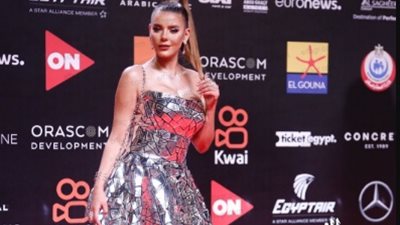 هبة السيسي برشاقة واضحة في مهرجان 