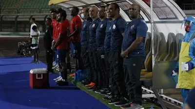 موسيماني يستقر على تكتيك الأهلي لمواجهة الحرس الوطني