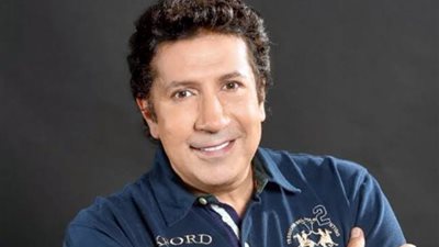 هاني رمزي يعرض مسرحية 