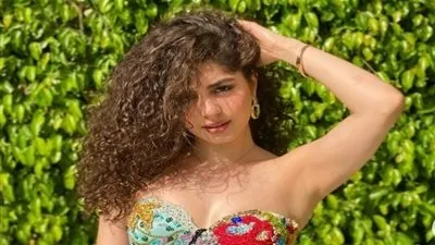 إطلالة مايان السيد الجذابة في حفل افتتاح مهرجان الجونة 