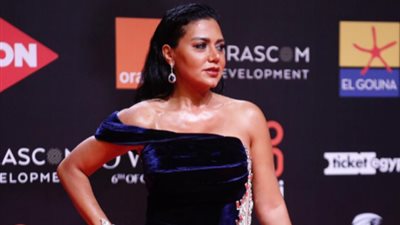 إطلالات مثيرة تقتحم حفل افتتاح مهرجان الجونة السينمائي (صور)