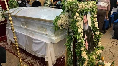 بدء صلوات تجنيز المتنيح الأنبا كاراس بدير الملاك بنقادة