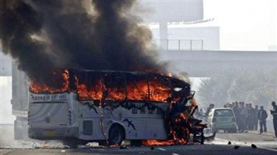 ندب الأدلة الجنائية لمعاينة حريق بأتوبيس نقل عام بالإسكندرية