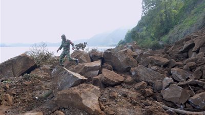 زلزال بقوة 4.8 درجة يضرب بالي ويقتل ثلاثة أشخاص