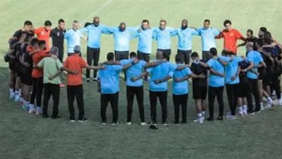 الجالية المصرية في النيجر تؤازر الأهلي في مباراة الحرس الوطني