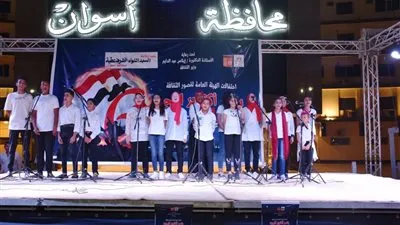 محافظ أسوان يوجه بتقديم التسهيلات للفرق الفنية