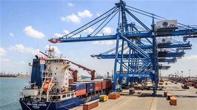 تداول 27 سفينة حاويات وبضائع عامة بميناء دمياط