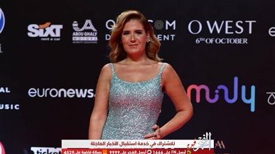 هنا شيحة ترقص على 