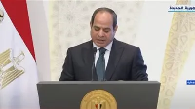 السيسي لـ المصريين: ماضون معا بإرادة لا تلين لبناء وطننا الغالي