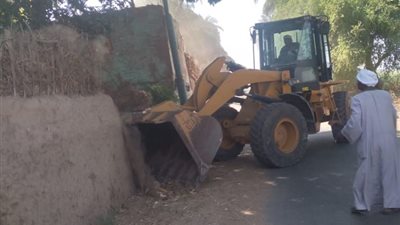 محافظ قنا: إزالة 15 حالة تعد على أملاك الري بالوقف ضمن الموجة الـ 18