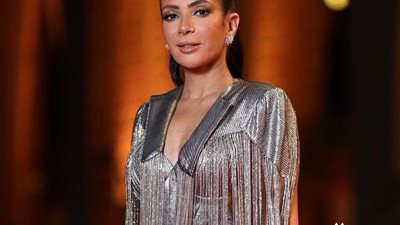 منى زكي تروج لفيلم 