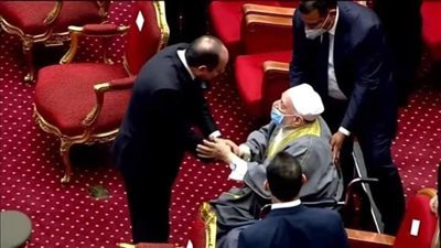 أحمد عمر هاشم: سعدت بتكريم السيسي لي.. والله سينصره