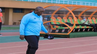 عاجل.. صخرة الأهلي يفتح النار على موسيماني