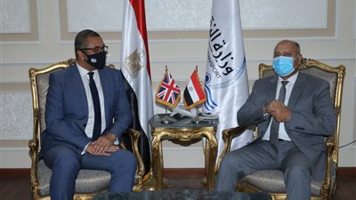 كامل الوزير يلتقي وزير الدولة البريطاني لبحث التعاون 