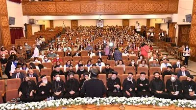 البابا تواضروس يشهد حفل تسليم شهادات كورس 