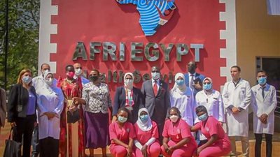 بعد افتتاح مركز طبي في أوغندا.. 