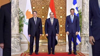 عاجل.. انطلاق القمة الثلاثية بين مصر وقبرص واليونان