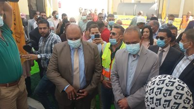 محافظ الإسماعيلية يفتتح خزان مياه السماكين ومحطة صرف صحي الشيخ غريب