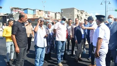 محافظ بورسعيد يوجه برفع كفاءة مناطق بحي الزهور (صور)