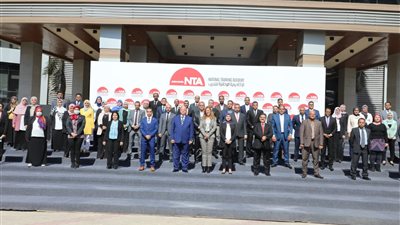 محافظ القاهرة يشهد تخريج دفعة جديدة من برنامج 