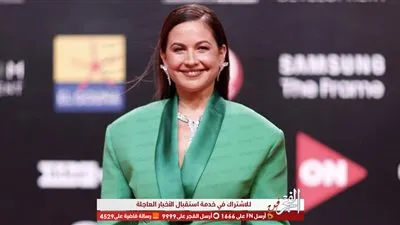 بالأخضر.. رايا أبي راشد تبهر جمهورها بأحدث ظهور لها من الجونة 