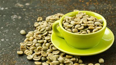خبيرة تغذية: القهوة الخضراء تساعد على التخلص من الدهون (فيديو)