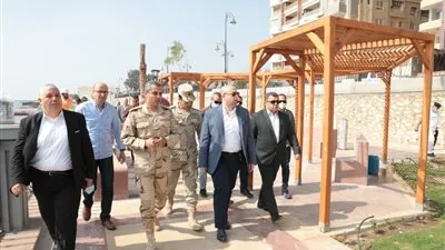 محافظ بني سويف يتفقد سير العمل بالكورنيش وحديقة الشلال وحي الأزهري (صور)