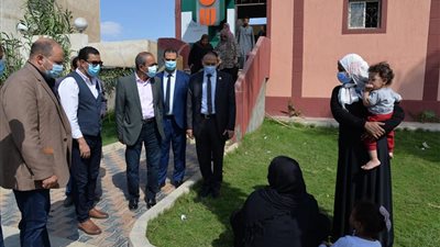 محافظ الإسماعيلية يفاجئ الوحدة المحلية لقرية عين غصين