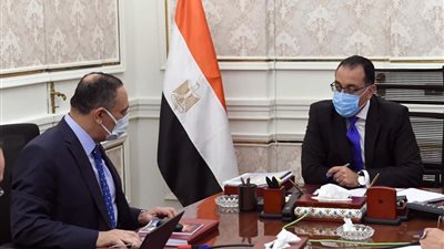 رئيس الوزراء يتابع ملفات عمل المركز الوطني لتخطيط استخدامات أراضي الدولة