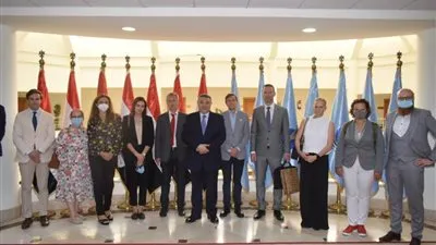 محافظ البحر الأحمر يستقبل وفدا دبلوماسيا من 12 دولة لزيادة الرحلات السياحية