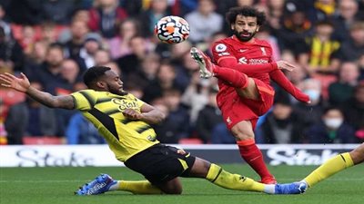 مدرب ريال مدريد السابق يشبه محمد صلاح بميسي