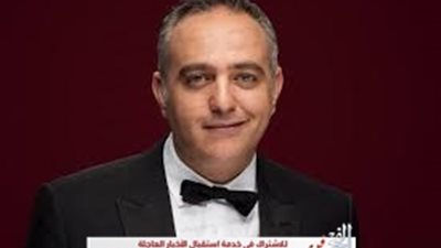  عقب فوزه بجائزة أفضل موهبة عربية.. محمد حفظي يهنئ مخرج فيلم 