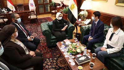 وزيرة الصحة تبحث مع مدير 