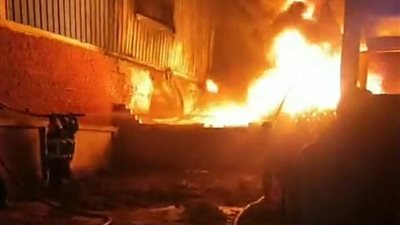 إخماد حريق اندلع في مخلفات وهيش بكورنيش النيل