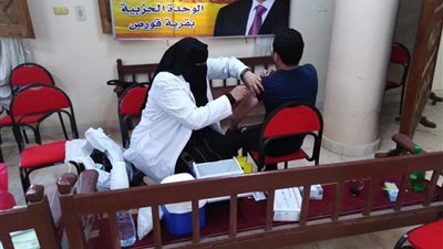 انتشار مكثف لفرق الصحة بالمنوفية لتطعيم المواطنين ضد كورونا (صور) 