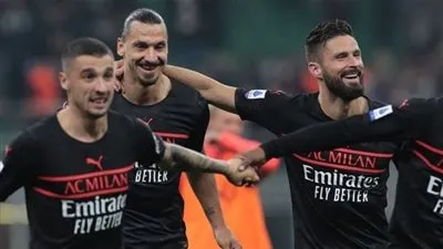 مدرب ميلان حائر بين جيرو وإبراهيموفيتش