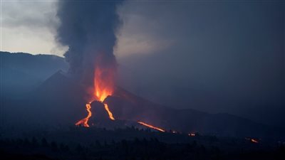 خاص.. عباس شراقي: غازات بركان لابالما ستصل مصر غدا