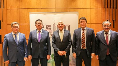 وزير الري يلتقي عددًا من الوزراء وكبار المسئولين في مجال المياه