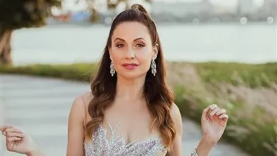 ريا أبي راشد تفاجئ الجمهور بإطلالة جريئة في ختام مهرجان الجونة 2021 (صور)